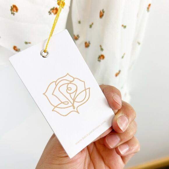 Backyard Roses Alex Top Size Small NWT - Picture 4 of 7